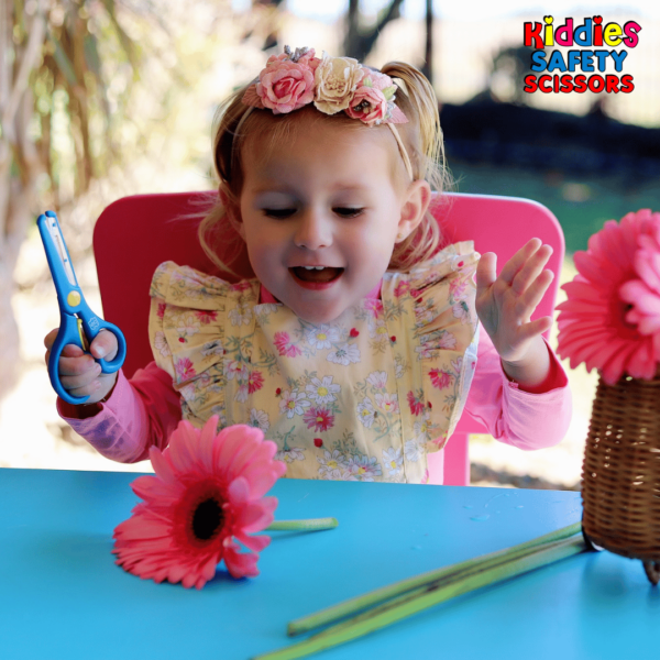 Kiddies Safety Scissors - Image 6