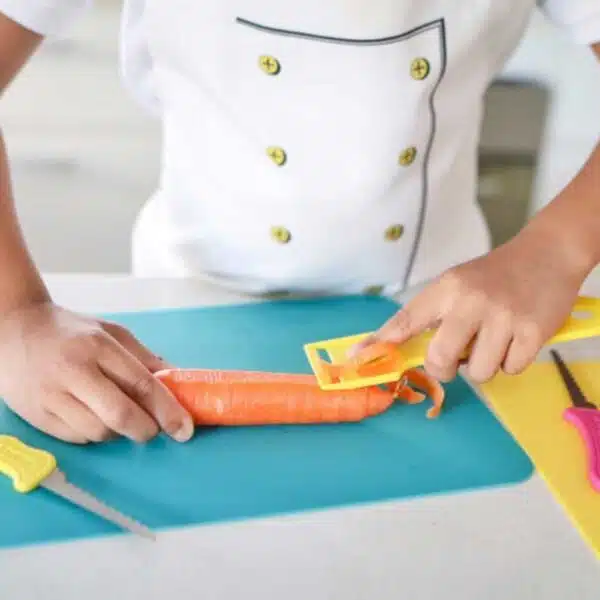Safety Food Peeler - Carrots