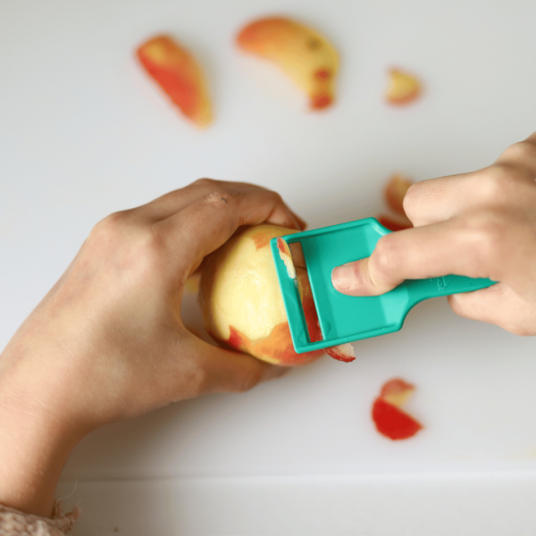 Twin Pack Safety Food Kutter and Safety Food Peeler - Image 4